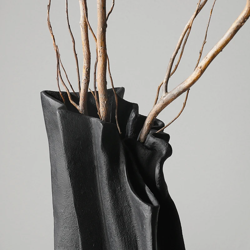 Black Cerami Vase Abstract Tabletop Minimaliste Art Creative - Image 3