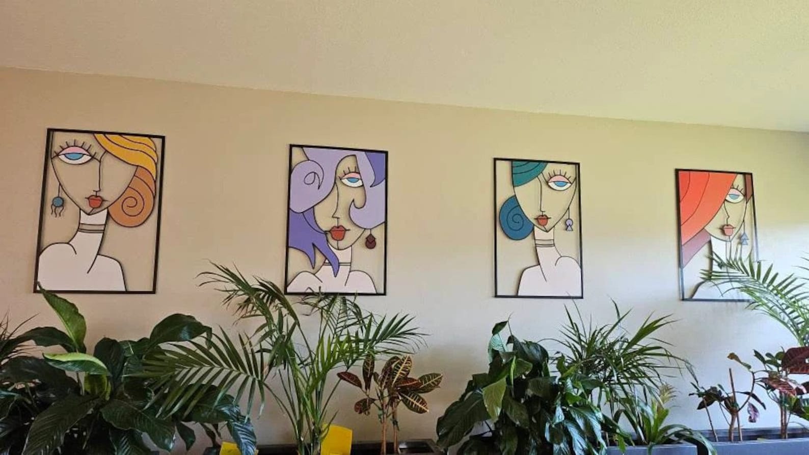 Abstract Faces Line Metal Wall Art - Image 2